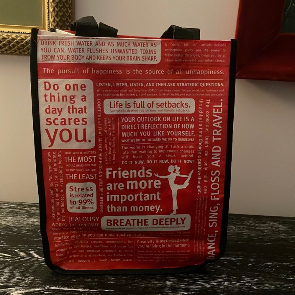 Set of 2 LuLuLemon reusable shopping bags.